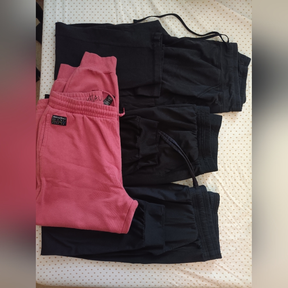 4 Pairs of Women's Lounge Pants